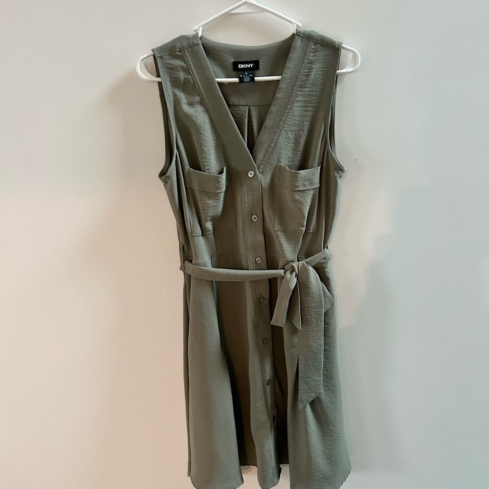 DKNY Khaki Pleated V-neck Dress with Pockets Size 10